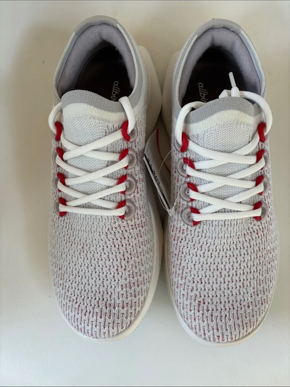 allbirds tree Dasher, men’s size 9 White Knit / Red Accents, new condition